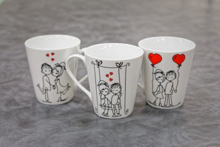 Hrnčeky Love – cena od 0,69 € za kus.